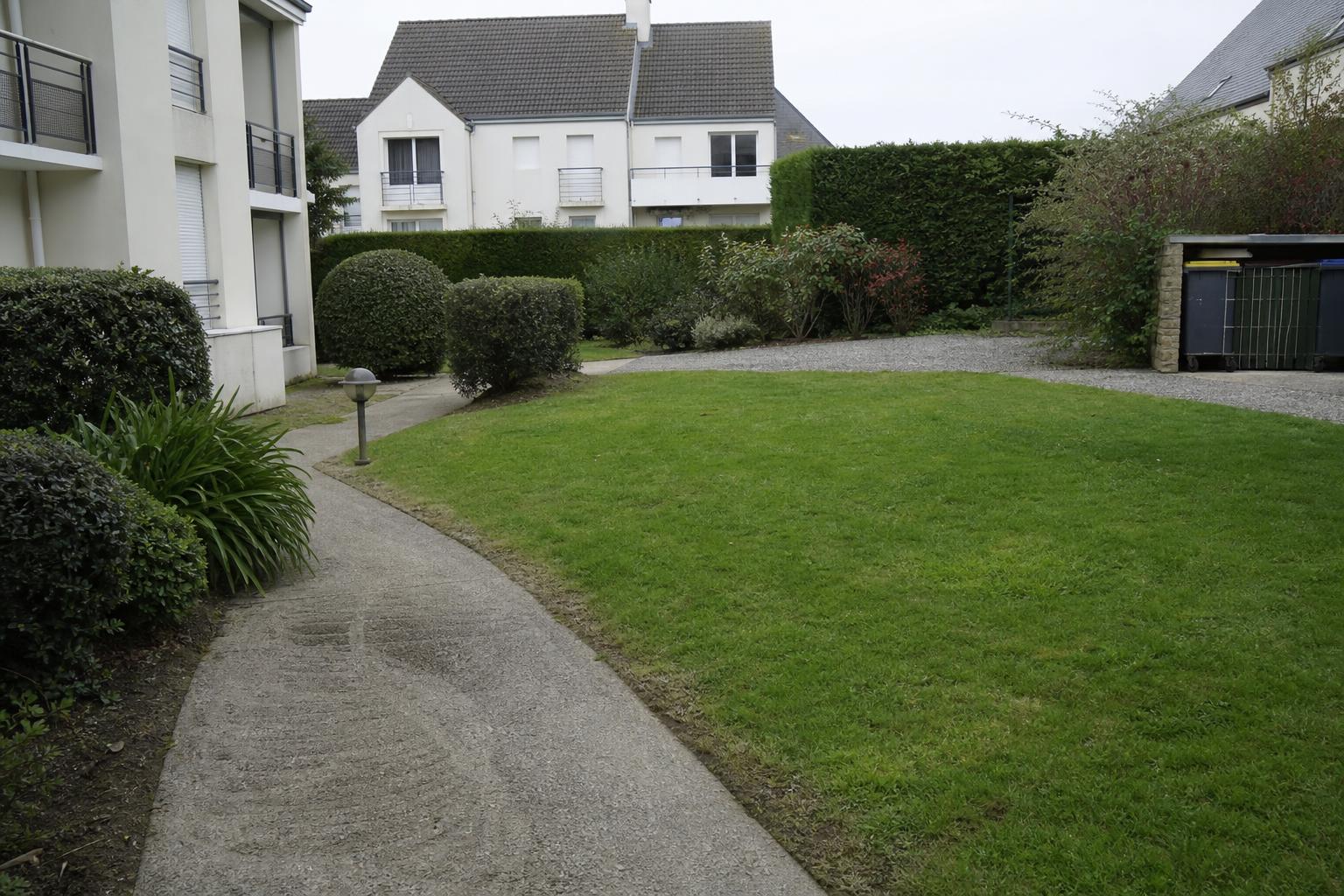 Espaces verts d'une résidence entretenus